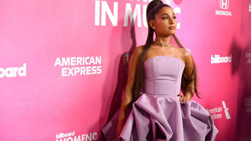 Ariana Grande lässt ihre Hunde mit dem Privatjet einfliegen
