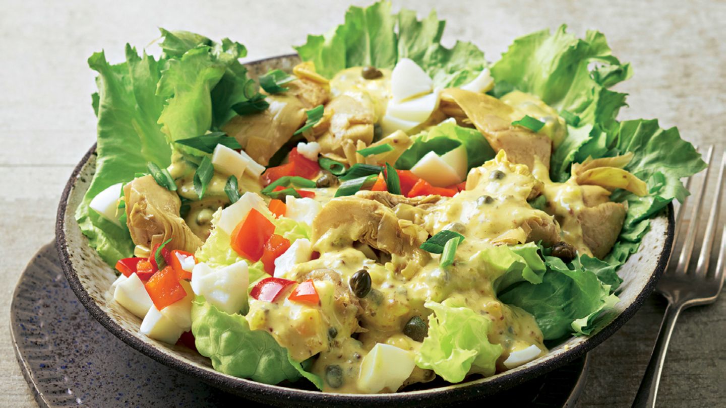 Artischockensalat mit Kapern-Ei-Soße | BRIGITTE.de