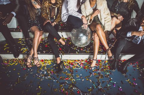 Horoskop: Freunde bei einer Party