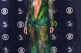 Promikleider: Jennifer Lopez posiert im grünen Kleid