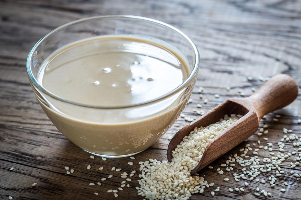 Tahini: Rezept für selbst gemachte Sesampaste | BRIGITTE.de