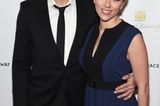 Geschwister der Stars: Scarlett Johansson posiert mit ihrem Bruder
