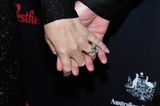 Verlobungsringe der Stars: Mariah Carey undJames Packers Hände mit Ring