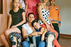 Venezuela-Flüchtlinge: Das müssen die Frauen durchleben Venezuela-Flüchtlinge: Das müssen die Frauen durchleben: Familie mit Nachbarskind
