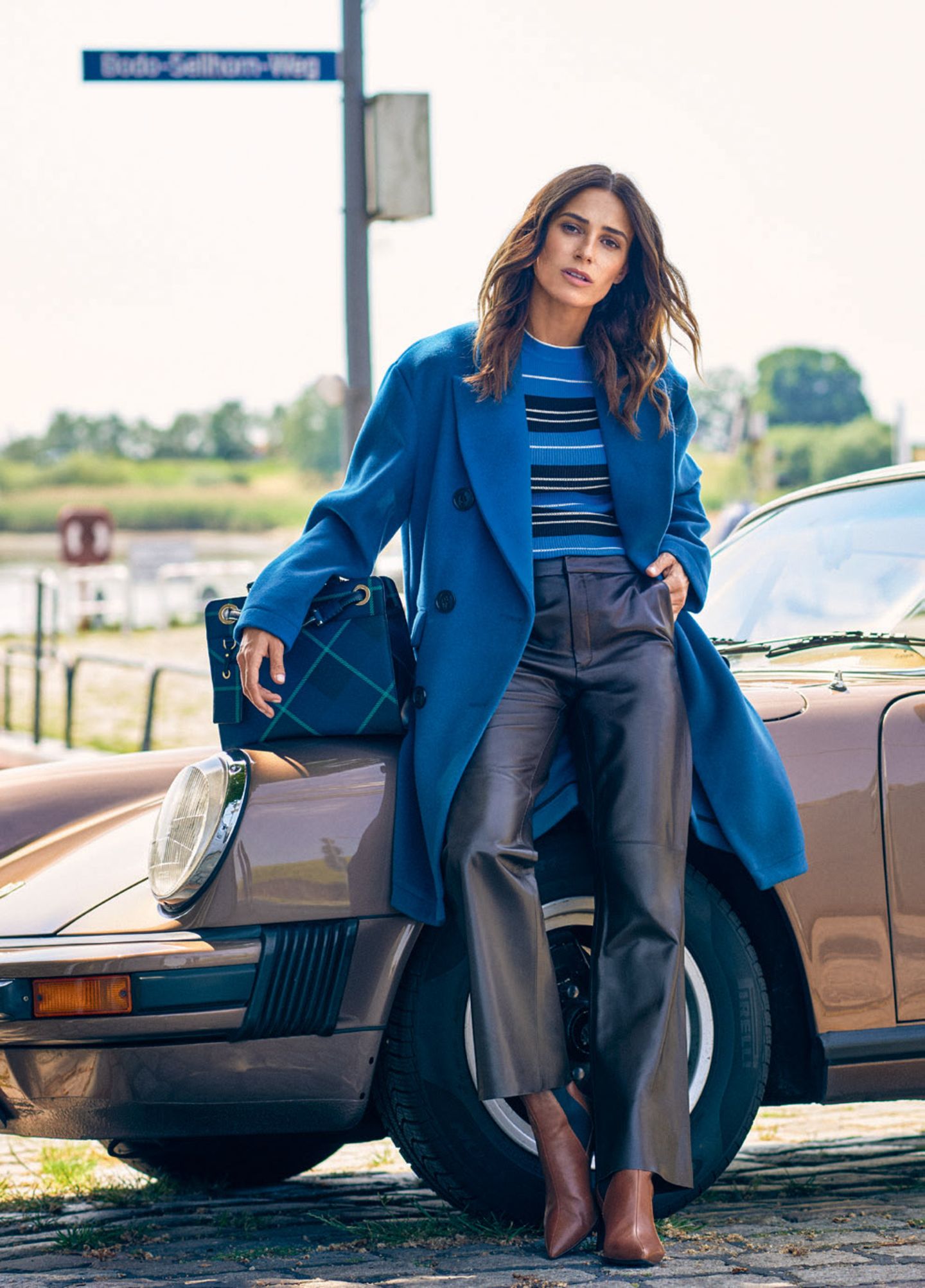 Wintermantel für Damen: Trendteile von 2019: Blauer Mantel:Blauer Mantel