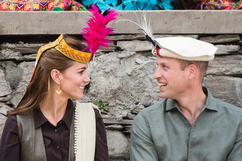 Herzogin Kate + Prinz William: tragen pakistanische Kopfbedeckungen