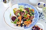 Thai-Salat mit Rinderfilet und Blaubeeren
