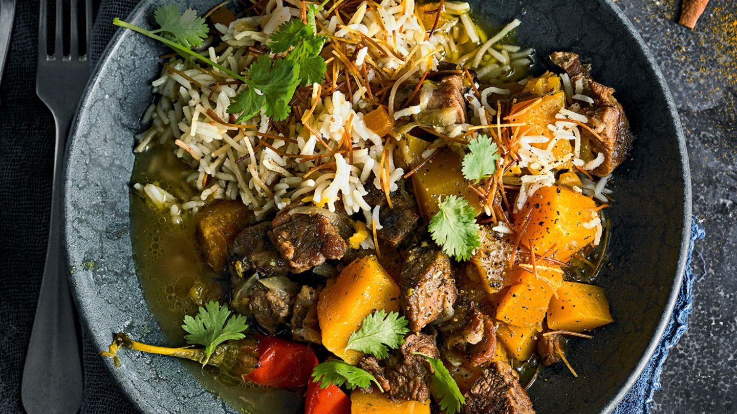 Lammschmortopf mit Kürbis und gewürztem Reis | BRIGITTE.de