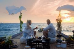 Jade und Filip verbringen ein Date miteinander. Jade und Filip verbringen ein Date miteinander.