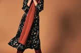 Fair Feminine Fashion von Brigitte & Lanius - alle Herbstteile: Schwarzes Blumenkleid