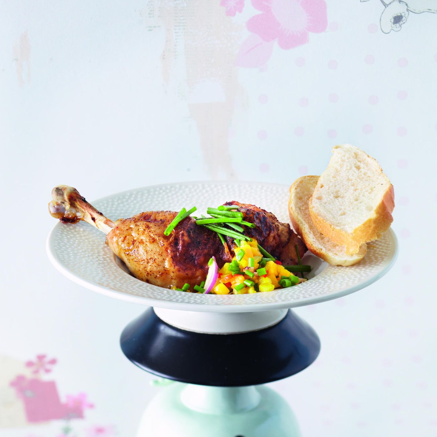 Hähnchenkeulen mit Mango-Schnittlauch-Salsa