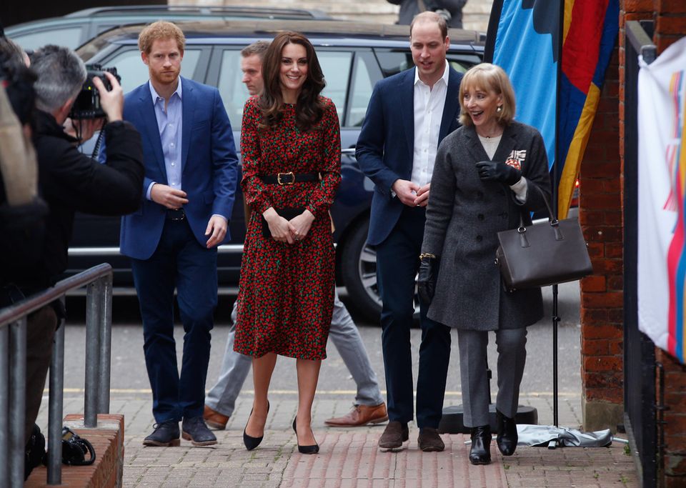 Weihnachten bei den Royals: Kate Middleton im roten Kleid