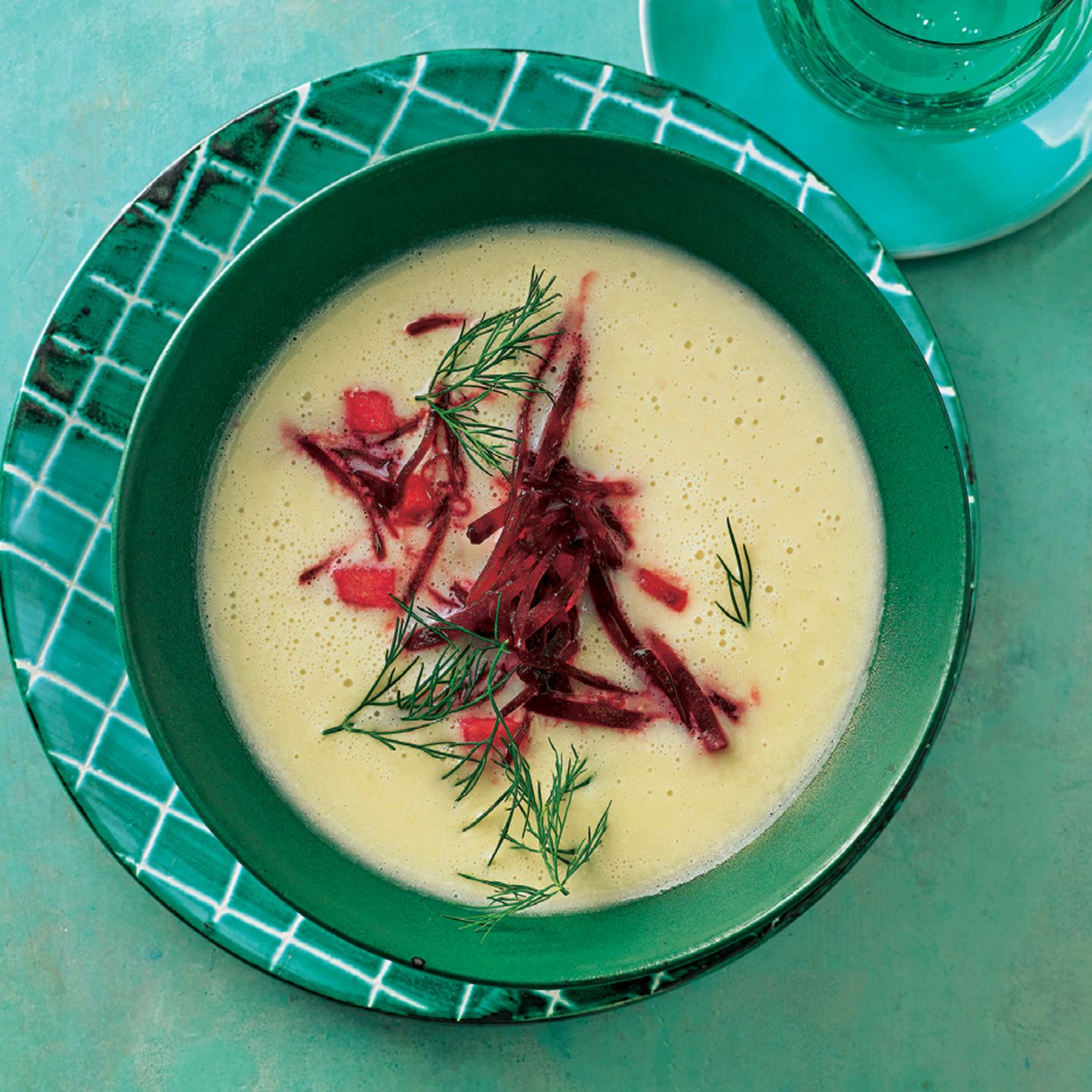 Selleriesuppe mit Rote-Bete-Apfel-Relish
