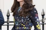 Haarfarben der Royals: Kate Middleton vor einem Auto