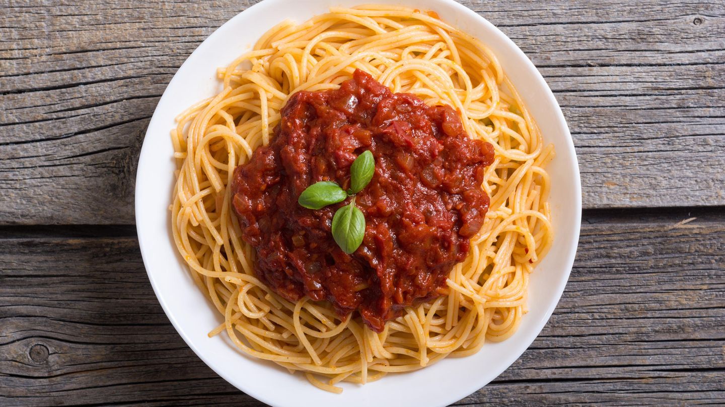 Rezept im Video: Darum würden Italiener niemals Spaghetti Bolognese ...