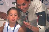 Meghan, Kate und Co. 2019: Prinzessin Charlotte streckt Zunge raus