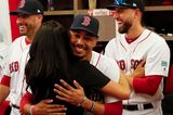 Meghan, Kate und Co. 2019: Meghan Markle umarmt Baseballspieler