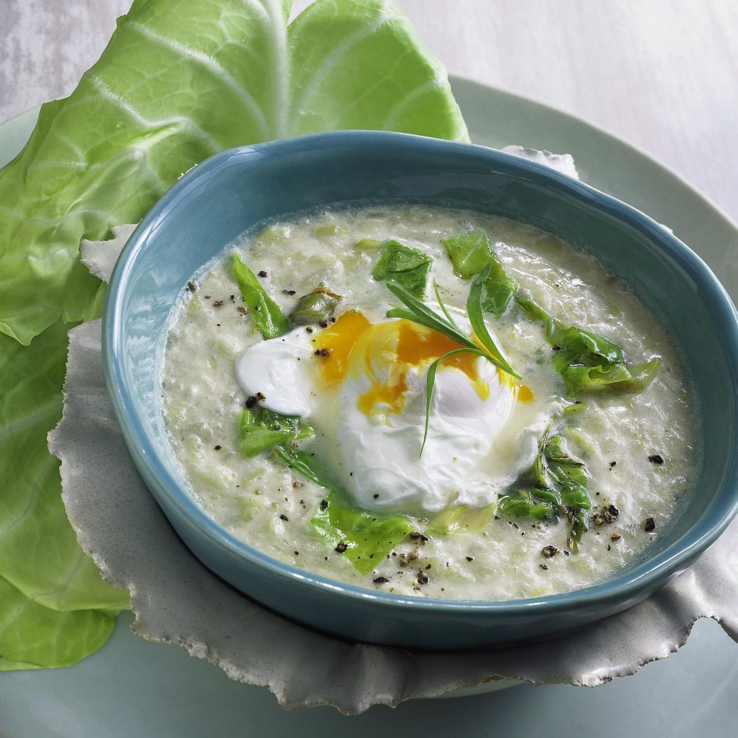 Spitzkohl Kartoffel Suppe Mit Pochiertem Ei Brigitte De