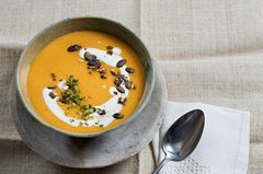 Kürbissuppe mit Knollensellerie Kürbissuppe mit Knollensellerie