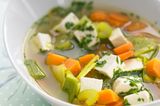 Klare Currysuppe mit Gemüse