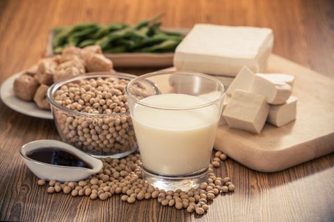 Sojamilch: Sojaprodukte auf dem Tisch