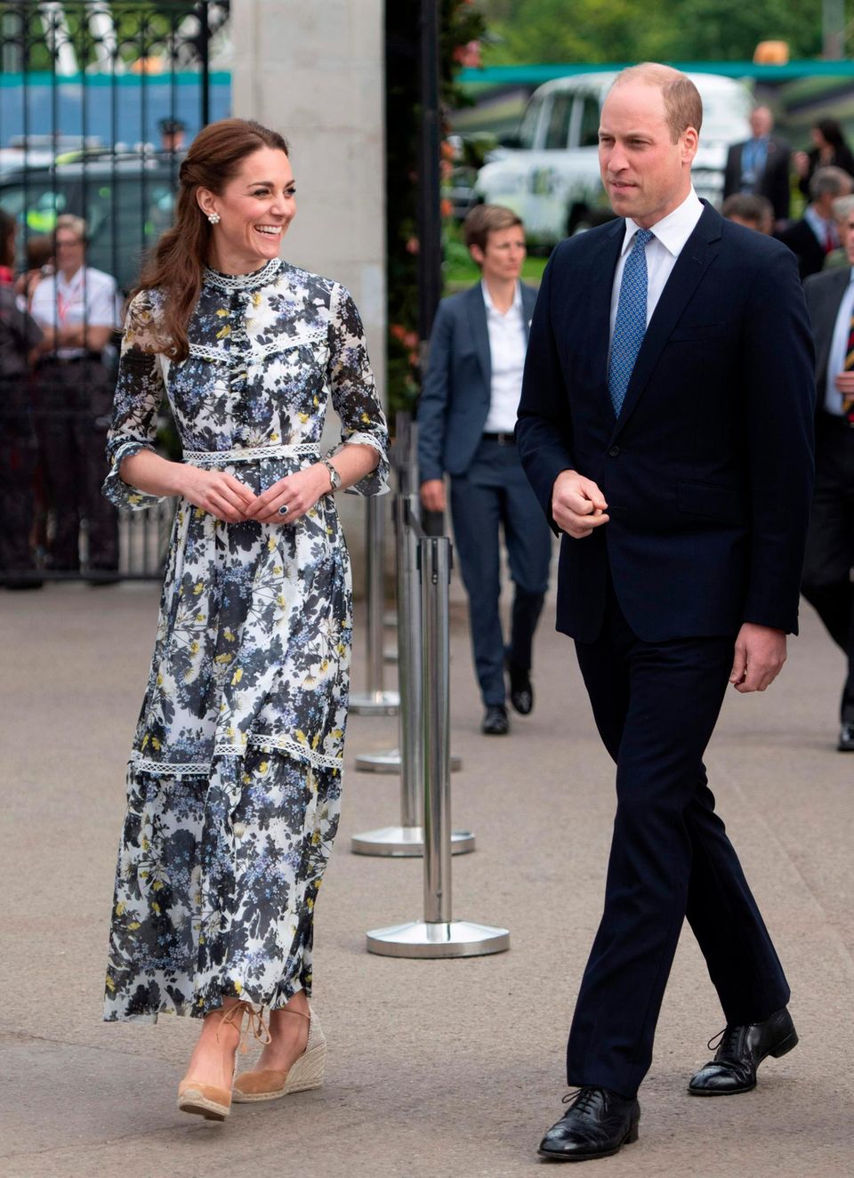 Gleiche Outfits der Royals: Herzogin Kate im Blumenkleid