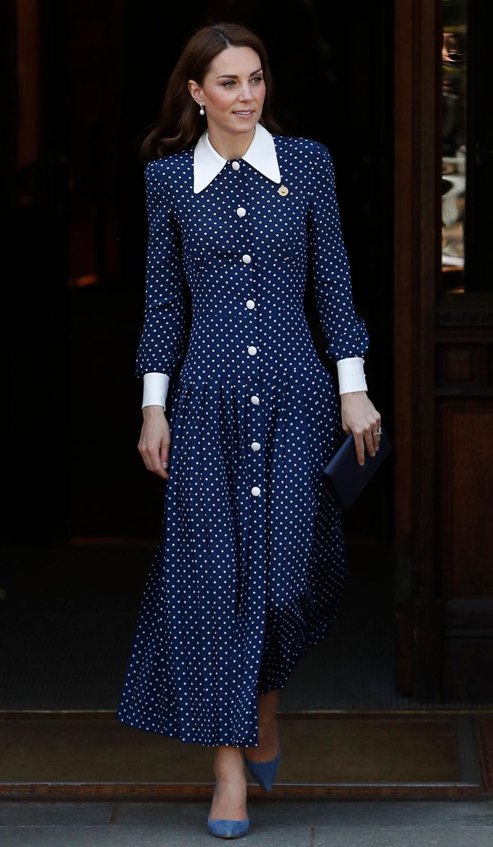 Gleiche Outfits der Royals: Herzogin Kate im Pünktchenkleid