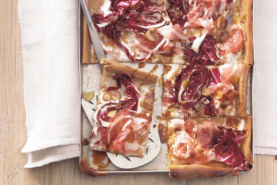 Whole wheat pizza with pancetta and radicchio