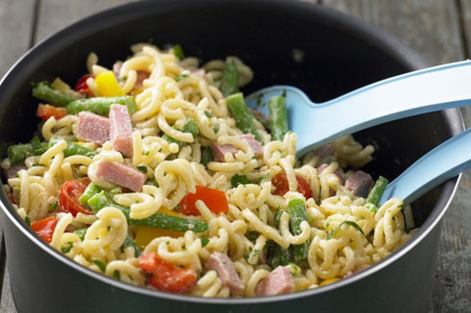 Bunter Nudelsalat Bunter Nudelsalat