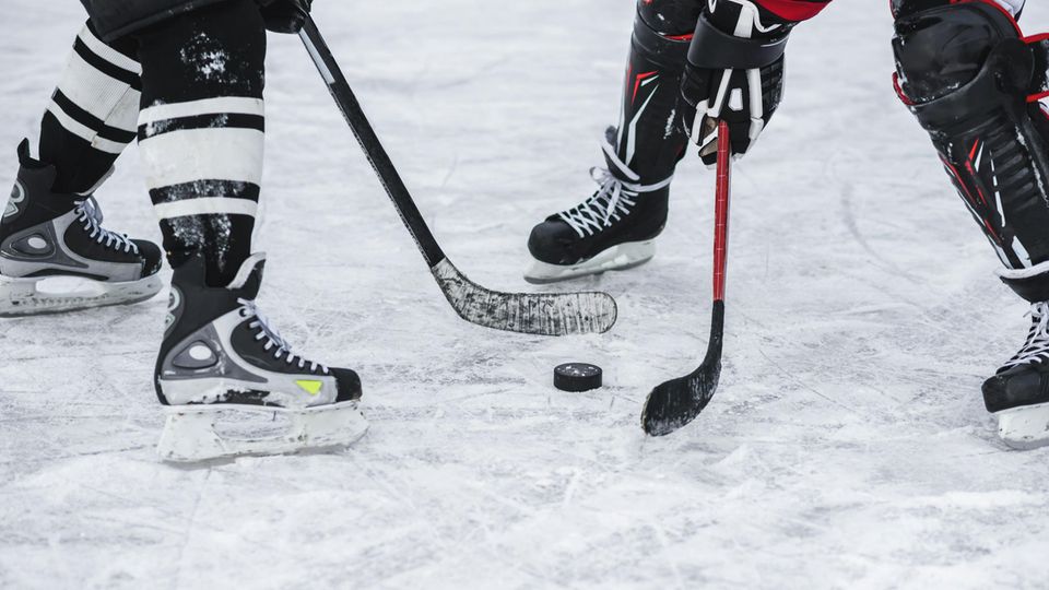 Brust von Puck getroffen