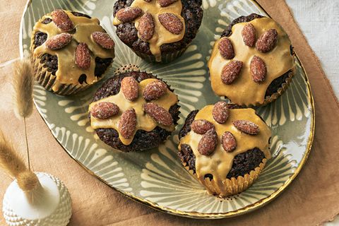 Lebkuchen-Muffins mit gebrannten Mandeln