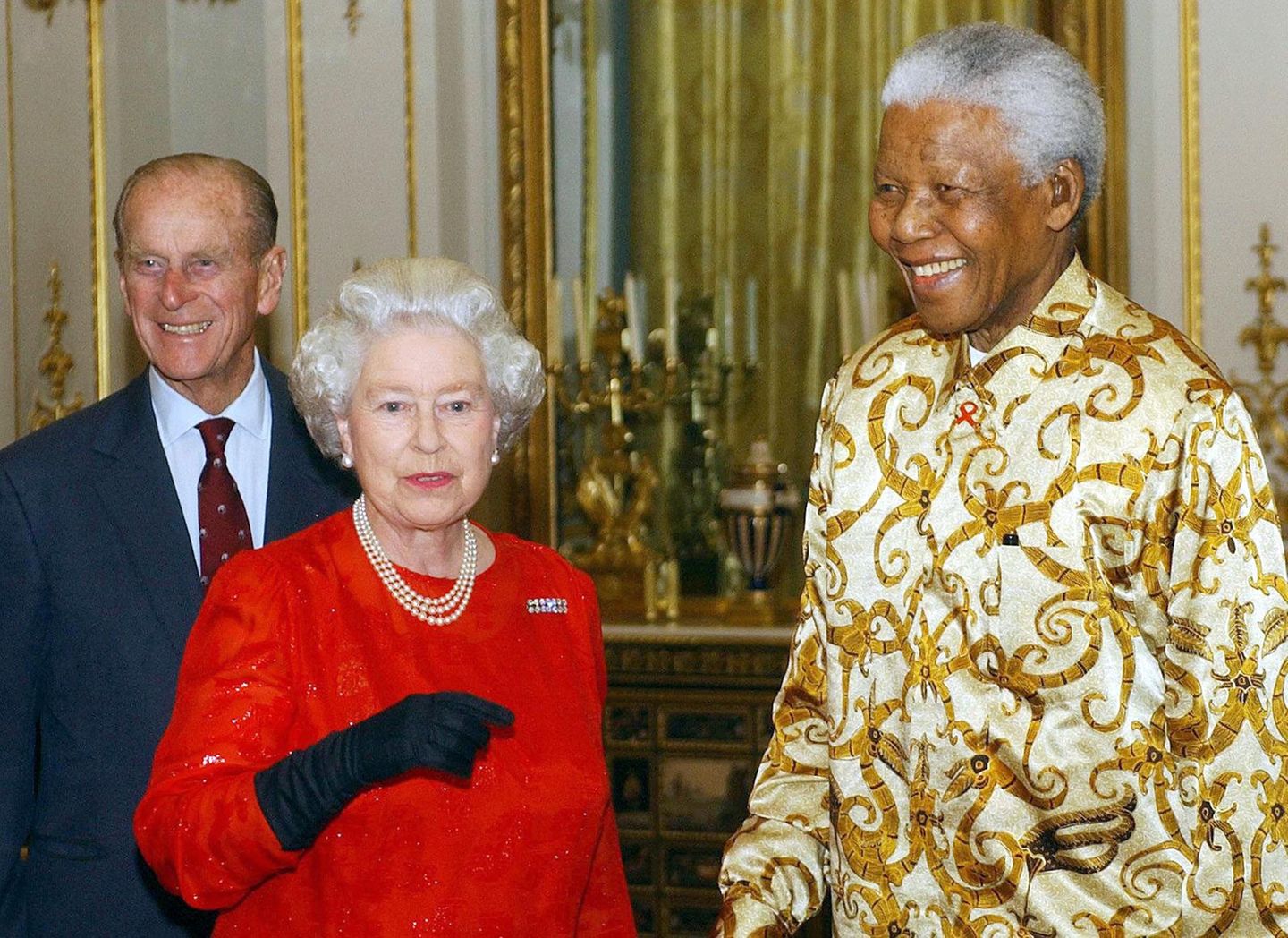 Queen Elizabeth II.: mit Nelson Mandela