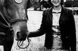 Queen Elizabeth II.:  posiert mit Pferd