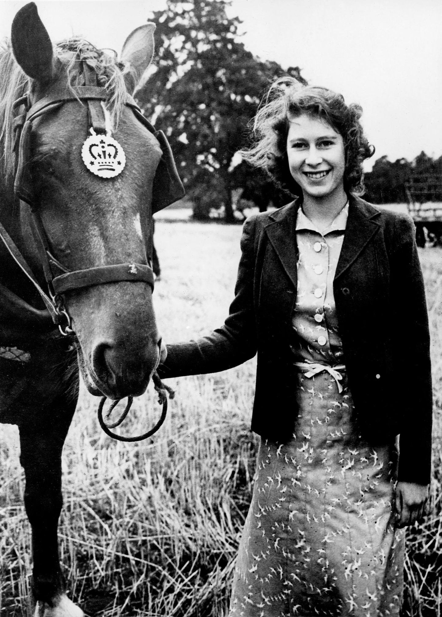 Queen Elizabeth II.:  posiert mit Pferd