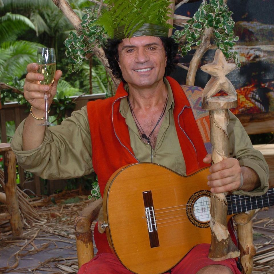 Er war der erste Dschungelkönig aller Zeiten: Costa Cordalis begeisterte 2004 in der ersten Staffel "Ich bin ein Star …" das Publikum mit seinem Kampfeswillen und seiner natürlichen Fröhlichkeit. Der Schlagerstar ("Anita") hatte für alle ein offenes Ohr, was beim Publikum immer gut ankam.