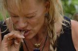 Dschungelcamp: Lisa Fitz beisst auf etwas