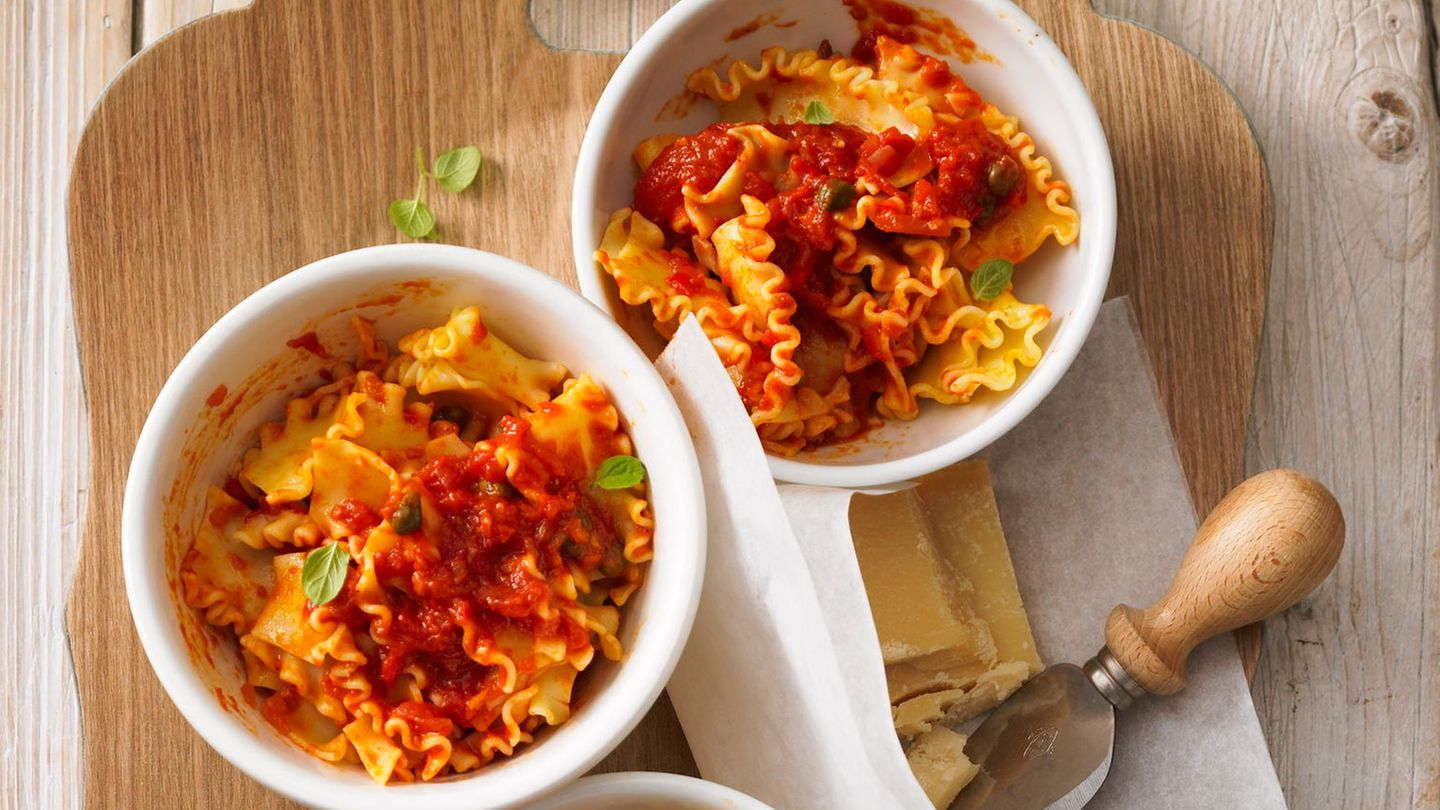 Lasagnette mit würziger Tomatensoße | BRIGITTE.de