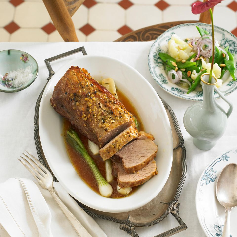 Kalbsbraten mit Bier und Gemüse