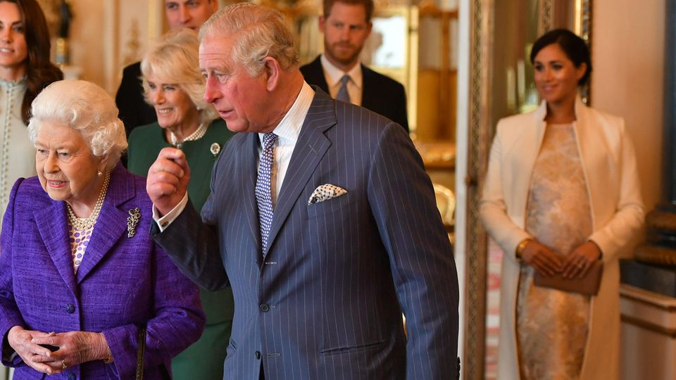 Queen Elizabeth: So reagiert sie auf Harrys Rückzug