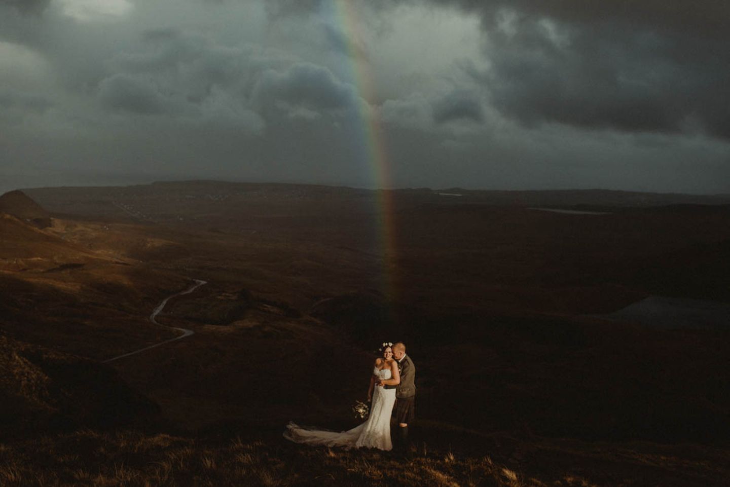 Die besten Hochzeitsfotos der Welt von 2019: Brautpaar unter Regenbogen
