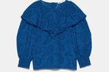 Pantone Trendfarbe 2020: bestickte Bluse mit Ballonärmeln in Blau von Zara