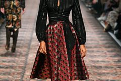 Designerin Lena Hoschek verrät: Dieses Trendteil ist eine Zumutung - und geht gar nicht! Designerin Lena Hoschek verrät: Dieses Trendteil ist eine Zumutung - und geht gar nicht!