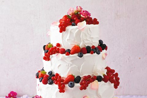 Eine dreistöckige Torte zum 60. Geburtstag
