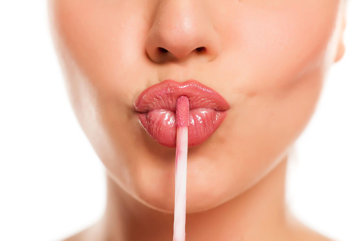 Lippenstift selber machen: Tiegel mit Lippenstift