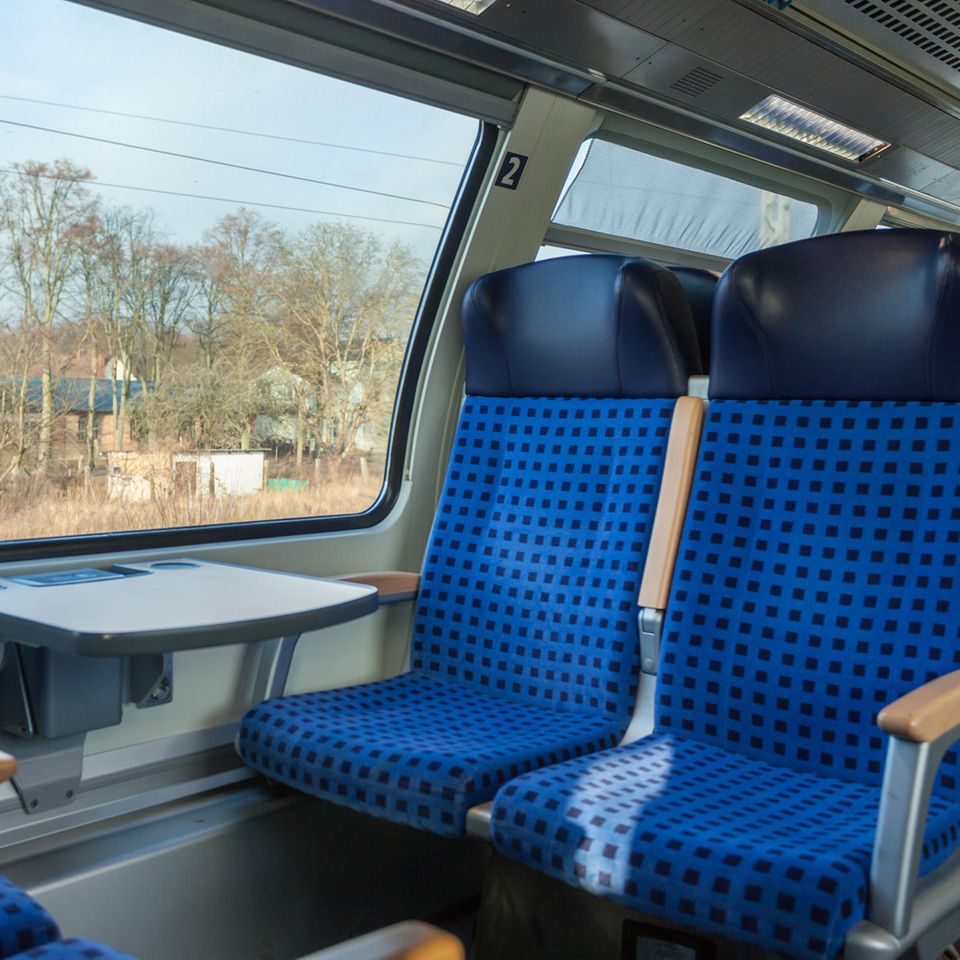 Der größte Keimherd im Zug: Kind am Tisch