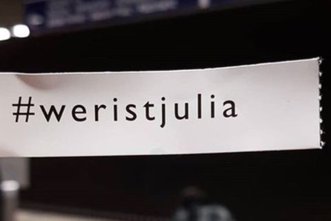 Wer ist Julia? – Rätsel um #weristjulia-Flugblätter