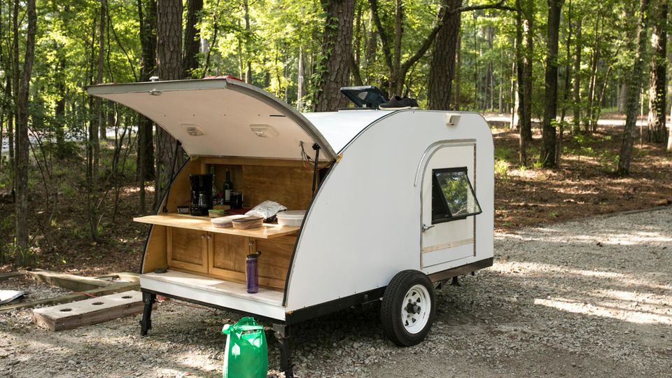 Wahnsinn: Mini-Wohnwagen verwandelt sich in kleines Haus Wahnsinn: Mini-Wohnwagen verwandelt sich in kleines Haus
