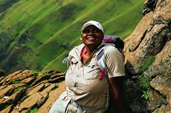 Drakensberge: Südafrika-Safari mal anders Drakensberge: Südafrika-Safari mal anders: Wanderführerin auf Berg