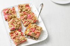 Rhabarber-Streusel-Kuchen Rhabarber-Streusel-Kuchen