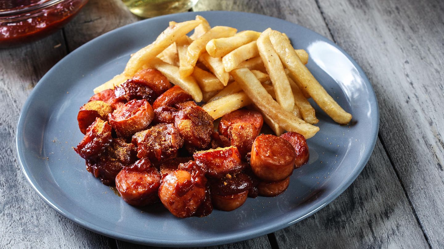 Pommes Frites Mit Currywurst Brigitte De